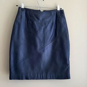 Wilsons Pelle Studio Black Genuine Leather Pencil Skirt. 80s